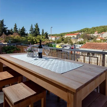 358 Jelsa Jelsa (Hvar)